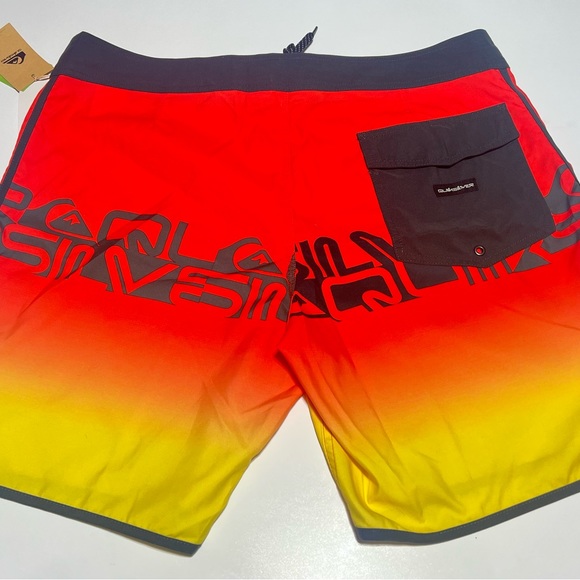 QUIKSILVER SIZE 38 Everyday Scallop 19" Boardshorts .Style EQYBS04678 color Mkz6 - Picture 3 of 12